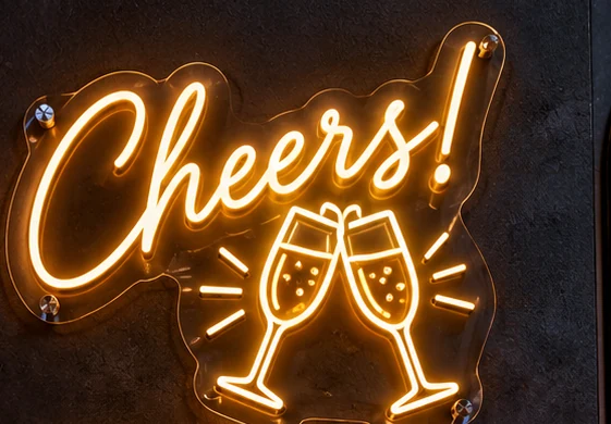 Conceito de letreiro neon artístico Cheers!