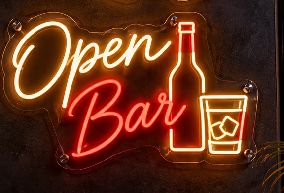 Conceito de letreiro neon artístico Open Bar