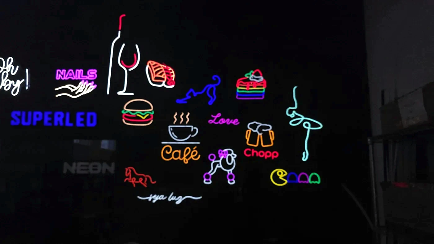 Painel de trabalhos de Neon LED produzidos pela SuperLED